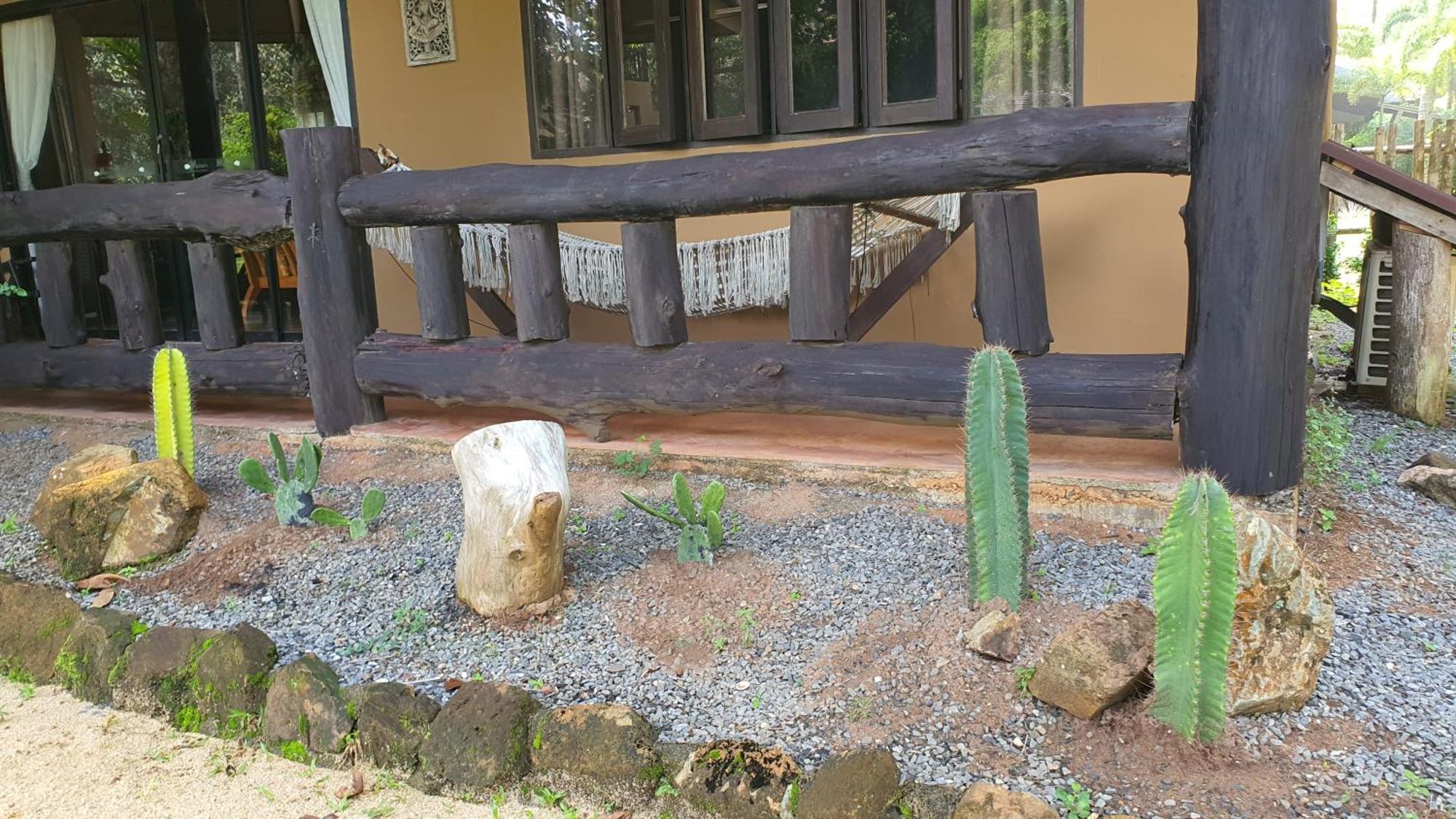 Melina Beach Front Bungalows Tha Lane Bay Exterior photo