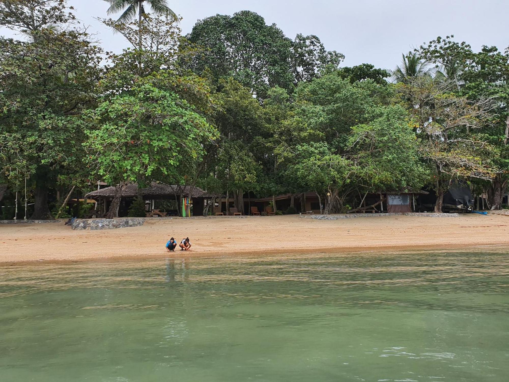 Melina Beach Front Bungalows Tha Lane Bay Exterior photo